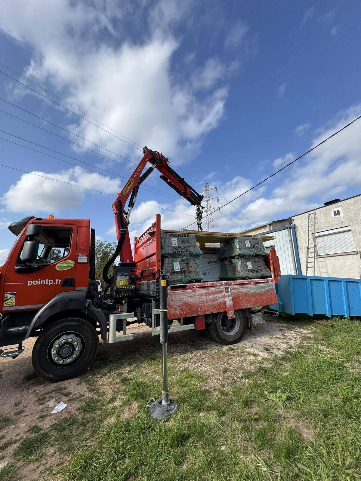 Livraison par camion grue directement sur chantier