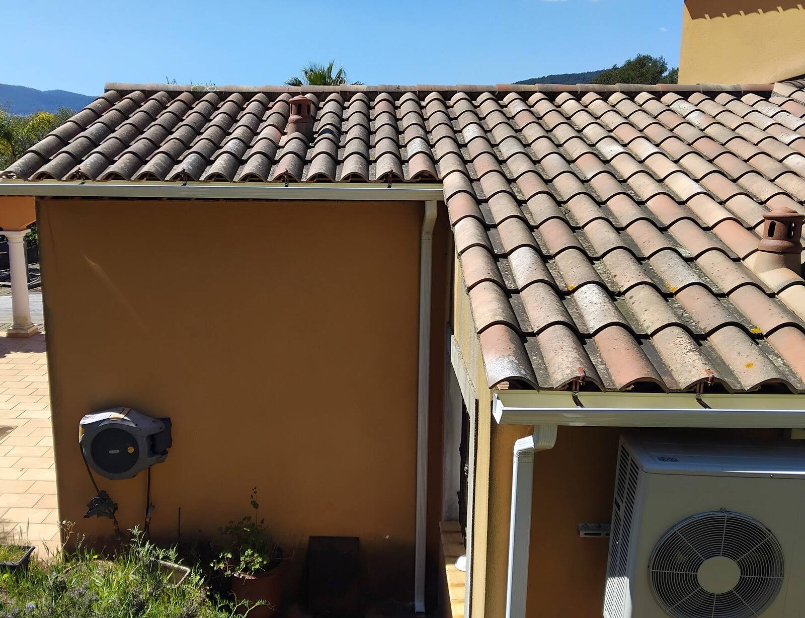 Réglementation du nettoyage de toiture en amiante : règles, risques et bonnes pratiques